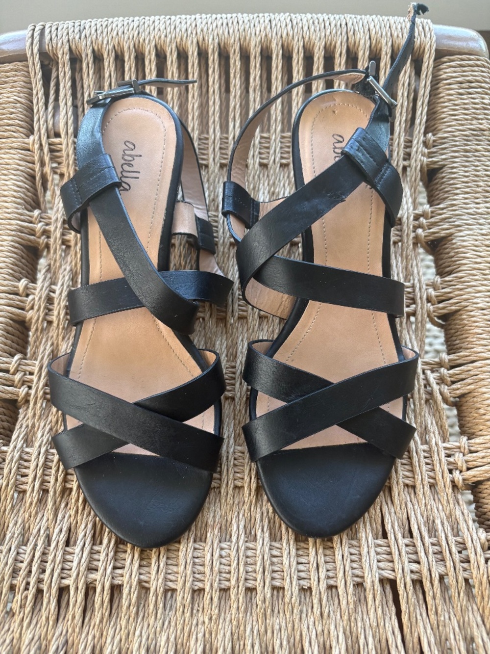 Feminine Abella Black Strappy Crisscross Sandals